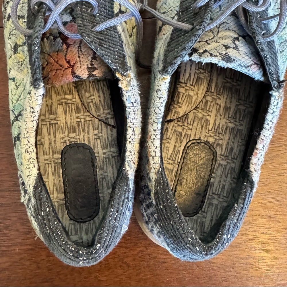 Born Taza Floral Tapestry Canvas Leather Sneakers | Women’s Size 8 - Picture 11 of 11